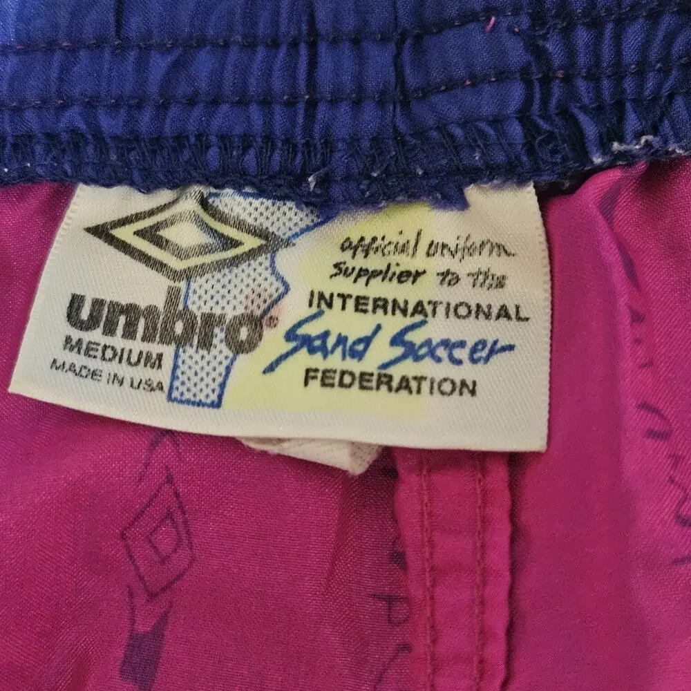 Vintage Umbro Shorts Sand Soccer Federation AOP Embroidered Logo 90s Men Medium